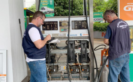 Agência de Metrologia verifica mais de 450 bombas medidoras de combustível e orienta consumidores sobre abastecimento de veículos
