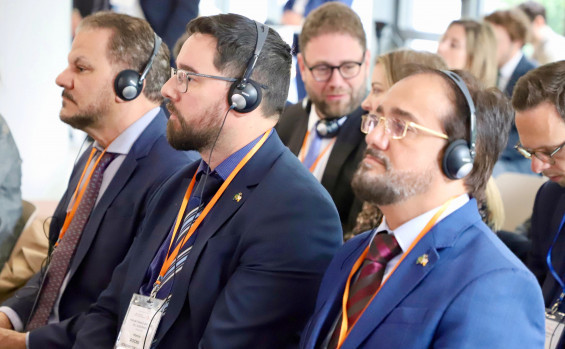 Governo do Tocantins integra debate sobre inteligência artificial e prevenção a fraudes, em Paris