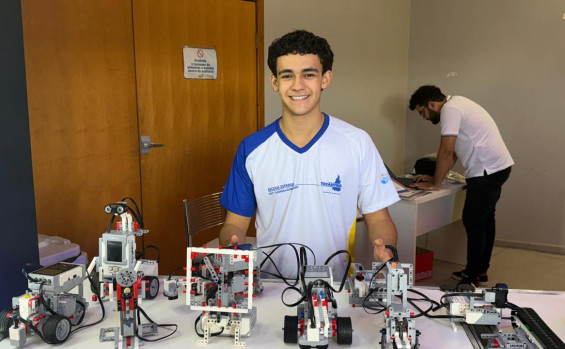 Governo do Tocantins entrega kits de robótica que beneficiarão mais de 82 mil estudantes do Ensino Médio