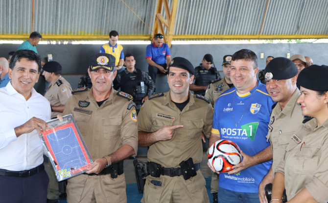 Projetos sociais da PMTO recebem materiais esportivos por meio de emenda parlamentar. - Felipe Cruz / Governo do Tocantins 