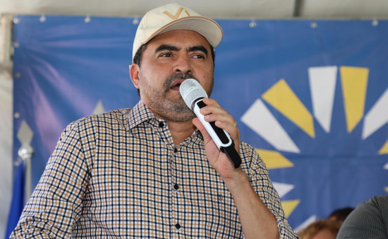 Governador Wanderlei Barbosa assina ordem de serviço de R$ 2,7 milhões para reforma de escola de Paranã e inicia o projeto Obra Toda Semana