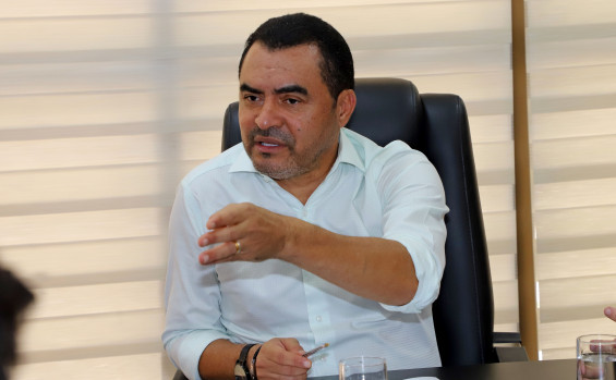 Durante a reunião, o governador Wanderlei Barbosa destacou a importância do diálogo com gestores e a comunidade, e reforçou o compromisso com a infraestrutura viária - Antonio Gonçalves/Governo do Tocantins