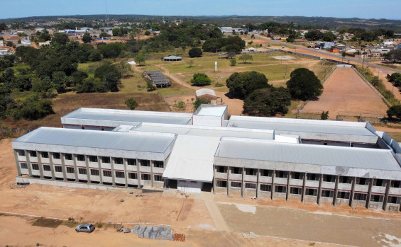 Governador Wanderlei Barbosa vistoria obras de expansão do turismo e do ensino superior na região sudeste do Tocantins 