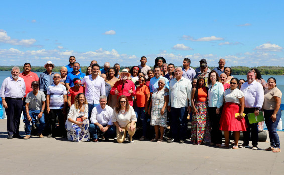 Famílias tocantinenses recebem títulos de posse de terras por meio do programa Terra da Gente, beneficiando quase 900 famílias de assentamentos da região - Antônio Gonçalves/Governo do Tocantins