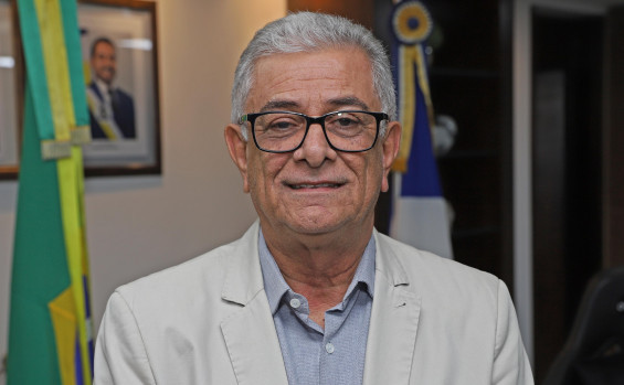 Durante o anúncio, o governador estava acompanhado do secretário de Estado do Turismo, Hercy Filho - Divulgação/Governo do Tocantins