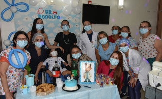 Hospital Geral de Palmas faz festa de aniversário para paciente da pediatria