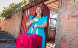 Governo do Tocantins entrega mais de 4 mil cartões do idoso em 2025