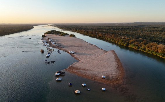 Em Peixe, Governo do Tocantins investe em uma das maiores praias do estado e impulsiona temporada turística
