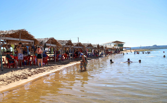 Com apoio do Governo do Tocantins, Praia do Coco impulsiona turismo e economia em Babaçulândia na Temporada de Praia 2025
