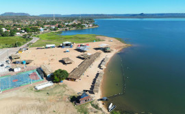 Com apoio do Governo do Tocantins, Praia do Coco impulsiona turismo e economia em Babaçulândia na Temporada de Praia 2025