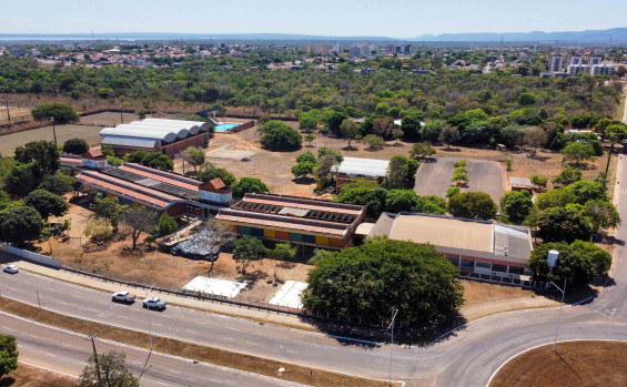 Com investimento de R$ 3 milhões, governador Wanderlei Barbosa assina Ordem de Serviço para reforma do Colégio Militar de Palmas 