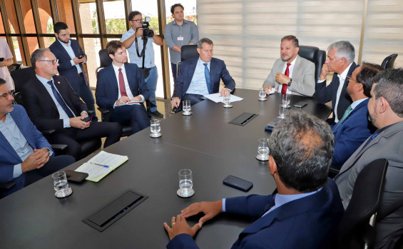 Secretário-chefe da Casa Civil, Deocleciano Gomes, representa o governador e destaca o potencial do Tocantins para novos investimentos suíços - Aldemar Ribeiro/Governo do Tocantins