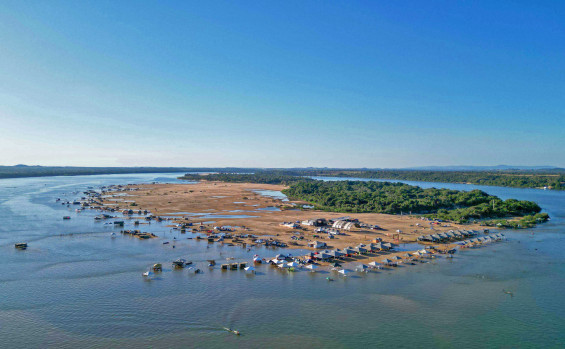 Turistas e moradores lotam as praias do Tocantins para aproveitar shows e atividades promovidos durante a Temporada de Praia 2025 - Hermes Macedo/Governo do Tocantins