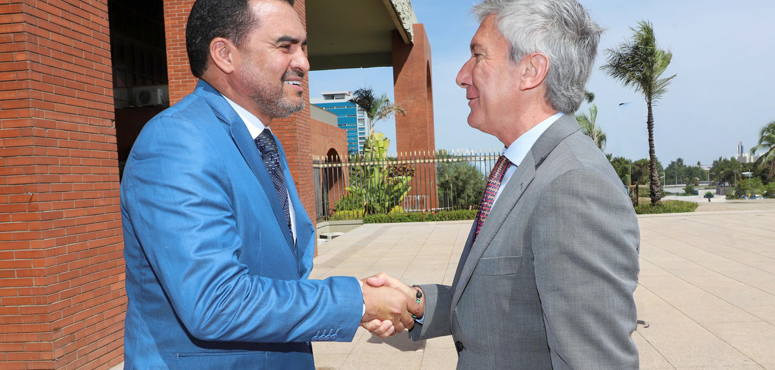 Governador Wanderlei Barbosa recebeu o embaixador de Portugal, Luís Faro Ramos, no Palácio Araguaia