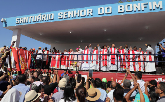 A missa campal marca o ponto alto das celebrações da Romaria do Senhor do Bonfim e reune fiéis em um momento de fé e devoção - Adilvan Nogueira/Governo do Tocantins