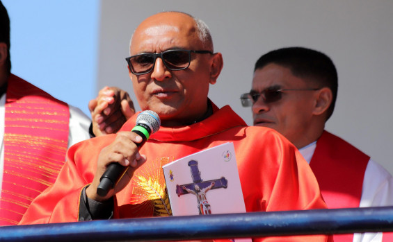 O reitor do Santuário, padre Leomar Sousa, agradeceu aos fiéis e destacou a dedicação conjunta para a romaria - Adilvan Nogueira/Governo do Tocantins