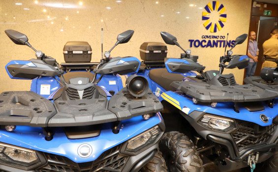 Na ocasião, foram entregues 12 motocicletas modelo Big Trail, 13 quadrículos e uma caminhonete L200 - Antonio Gonçalves/Governo do Tocantins