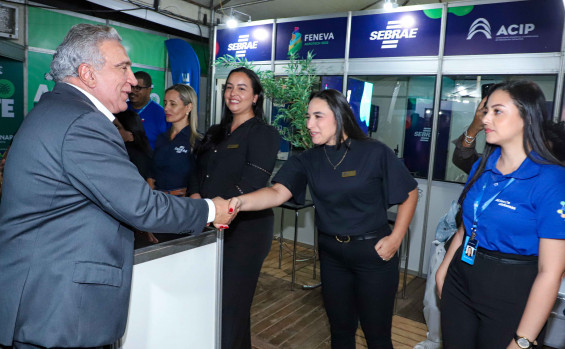 Governador em exercício Laurez Moreira destaca importância da industrialização do Tocantins em abertura de feira de negócios