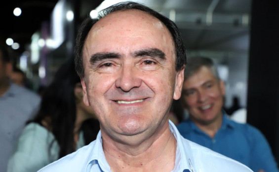 Governador em exercício Laurez Moreira destaca importância da industrialização do Tocantins em abertura de feira de negócios