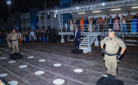Governador Laurez Moreira participa da passagem de comando da Polícia Militar e afirma que a segurança é prioridade da gestão