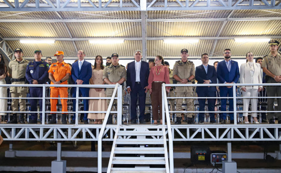 Governador Laurez Moreira participa da passagem de comando da Polícia Militar e afirma que a segurança é prioridade da gestão