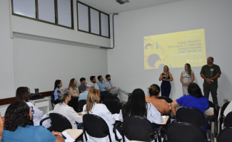 SES-TO qualifica profissionais sobre saúde mental e acolhimento