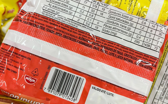 Procon Tocantins apreende mais de 2 mil produtos durante Operação “De Olho no Prazo de Validade”, em Paraíso
