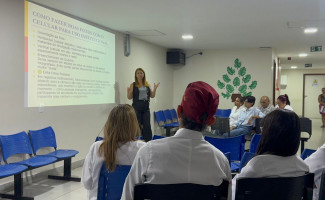 Servidores da UNACON/HRA participam de oficina sobre fotografia e redes sociais 