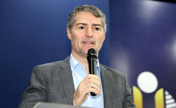 Governador Laurez Moreira participa do lançamento da Escola de Conselhos para fortalecer formação de profissionais de proteção a crianças e adolescentes
