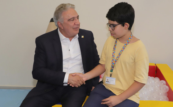 "Este novo espaço oportuniza às crianças com Transtorno do Espectro Autista o direito de desenvolver suas potencialidades e as famílias encontrarão apoio e orientação. Que aqui floresçam histórias de superação, conquistas e de amor”, enfatizou Laurez Moreira - Adilvan Nogueira/Governo do Tocantins