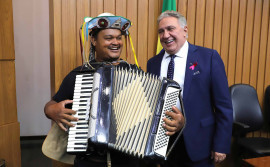 Governador Laurez Moreira prestigia sessão solene na Assembleia, em celebração ao Dia do Nordestino
