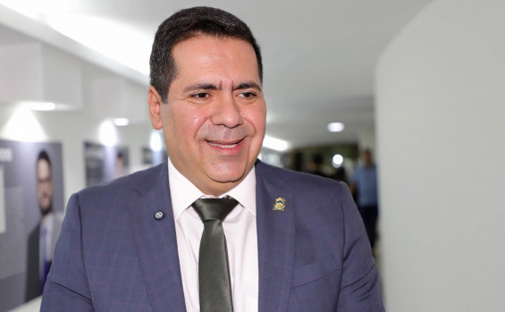 Governador Laurez Moreira prestigia sessão solene na Assembleia, em celebração ao Dia do Nordestino 