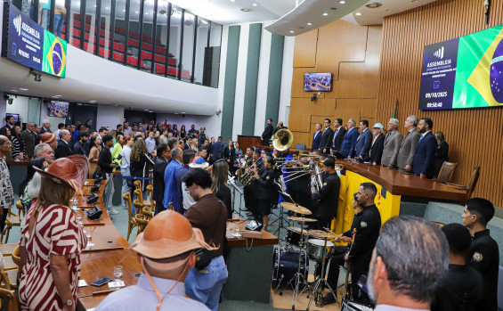 Governador Laurez Moreira prestigia sessão solene na Assembleia, em celebração ao Dia do Nordestino 