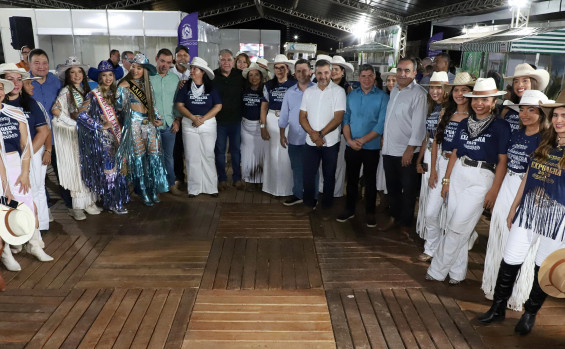 Governador Laurez Moreira entrega 800 kits de sementes do programa Mesa Farta para agricultores familiares de Araguatins