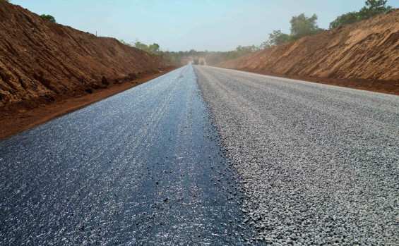 Em Gurupi, Governo do Tocantins conclui 93% da pavimentação do Trevo da Praia e prevê entrega para novembro