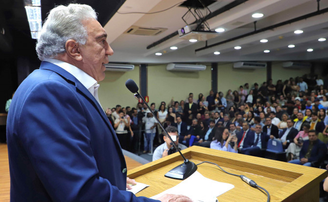 Na ocasião, Laurez Moreira enfatizou que o projeto simboliza a valorização da categoria e que investir na carreira dos profissionais é preparar um novo futuro para todos - Adilvan Nogueira/Governo do Tocantins 