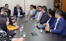 Governador Laurez Moreira discute a execução de obras estruturantes no estado