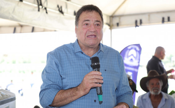 Em Palmas, governador Laurez Moreira participa de workshop sobre produção de frutas e hortaliças e entrega kits de sementes do programa Mesa Farta