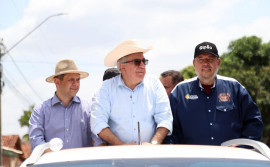 Governador Laurez Moreira participa da tradicional cavalgada de Ananás em comemoração aos 62 anos do município