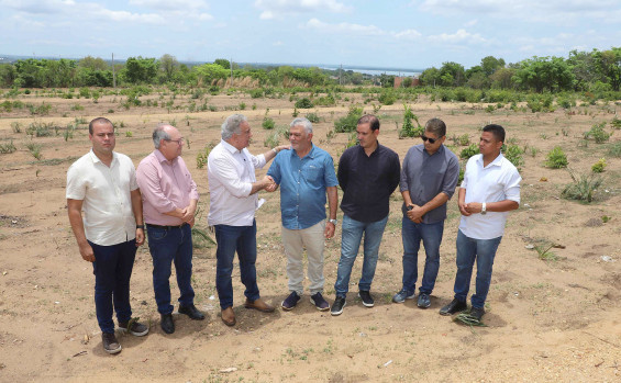 Avanço do processo foi anunciado pelo governador Laurez Moreira durante visita ao local onde o hospital será construído, em Araguatins - Marcio Vieira/Governo do Tocantins