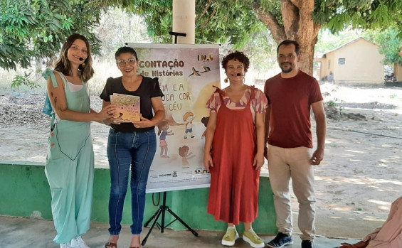 Espetáculo “Léia e a boroca cor de céu” leva a magia da literatura tocantinense para escolas em municípios do estado
