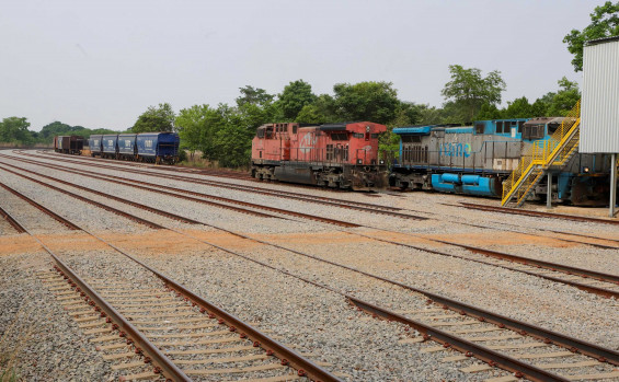 Governador Laurez Moreira participa da inauguração de terminal rodoferroviário que reforça a logística de escoamento da produção de grãos no Tocantins