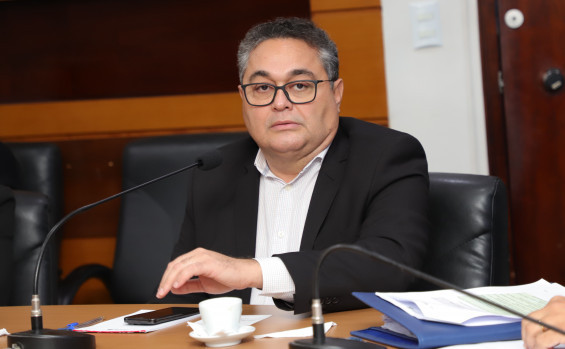 secretário da Fazenda, Jaime Mariano, ressaltou que o decreto que será publicado irá garantir o pleno funcionamento da saúde estadual, com responsabilidade e transparência - Ademir dos Anjos/Governo do Tocantins