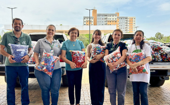 Naturatins realiza entrega de 264 kg de tampinhas plásticas ao Hospital de Amor