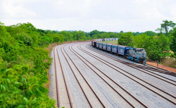 Em Gurupi, governador Laurez Moreira e ministro Renan Filho visitam Terminal Rodoferroviário Fazendão e reafirmam parceria por um Tocantins logístico, estratégico e sustentável