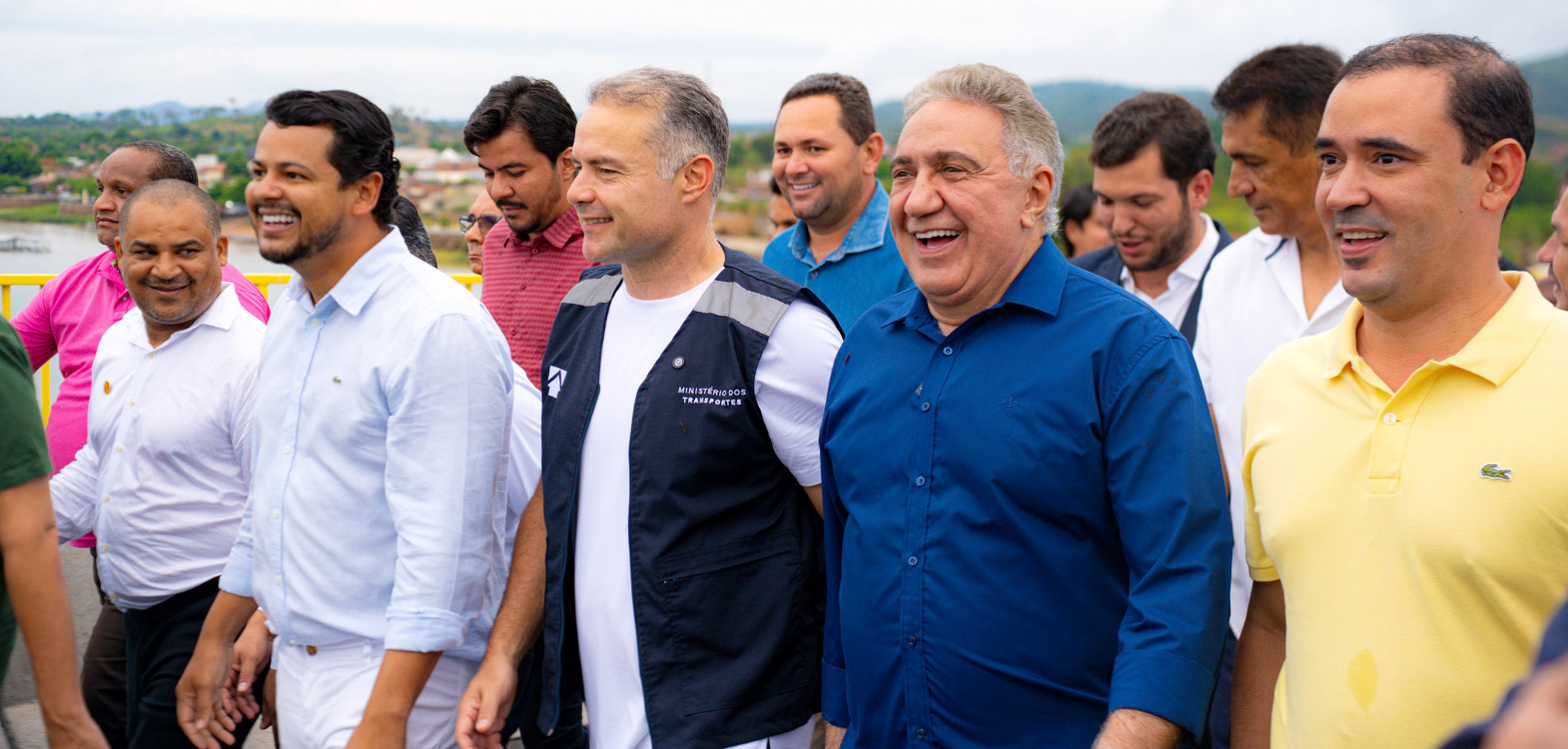 Governador do Tocantins, Laurez Moreira, e o ministro dos Transportes, Renan Filho, realizaram nessa quinta-feira, 6, uma visita técnica às obras dos acessos à Ponte de Xambioá