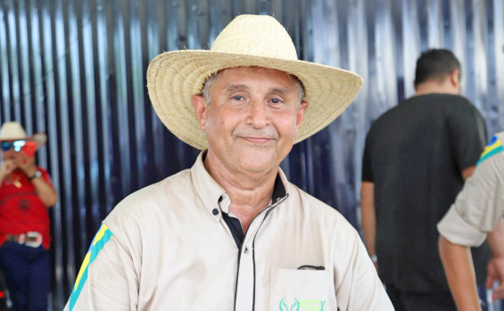 Governador Laurez Moreira participa de cavalgada que abre a 16ª Exposição Agropecuária de Xambioá