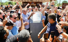 Em Gurupi, governador Laurez Moreira entrega pavimentação do Trevo da Praia e assina Ordem de Serviço para novo projeto de infraestrutura na região