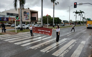 Hemocentro Coordenador de Palmas realiza Blitz Educativa em alusão ao Dia Nacional do Doador de Sangue