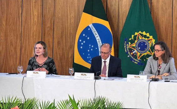 Governo do Tocantins participa, em Brasília, de reunião para discutir investimentos estrangeiros e promoção do comércio exterior nos estados 